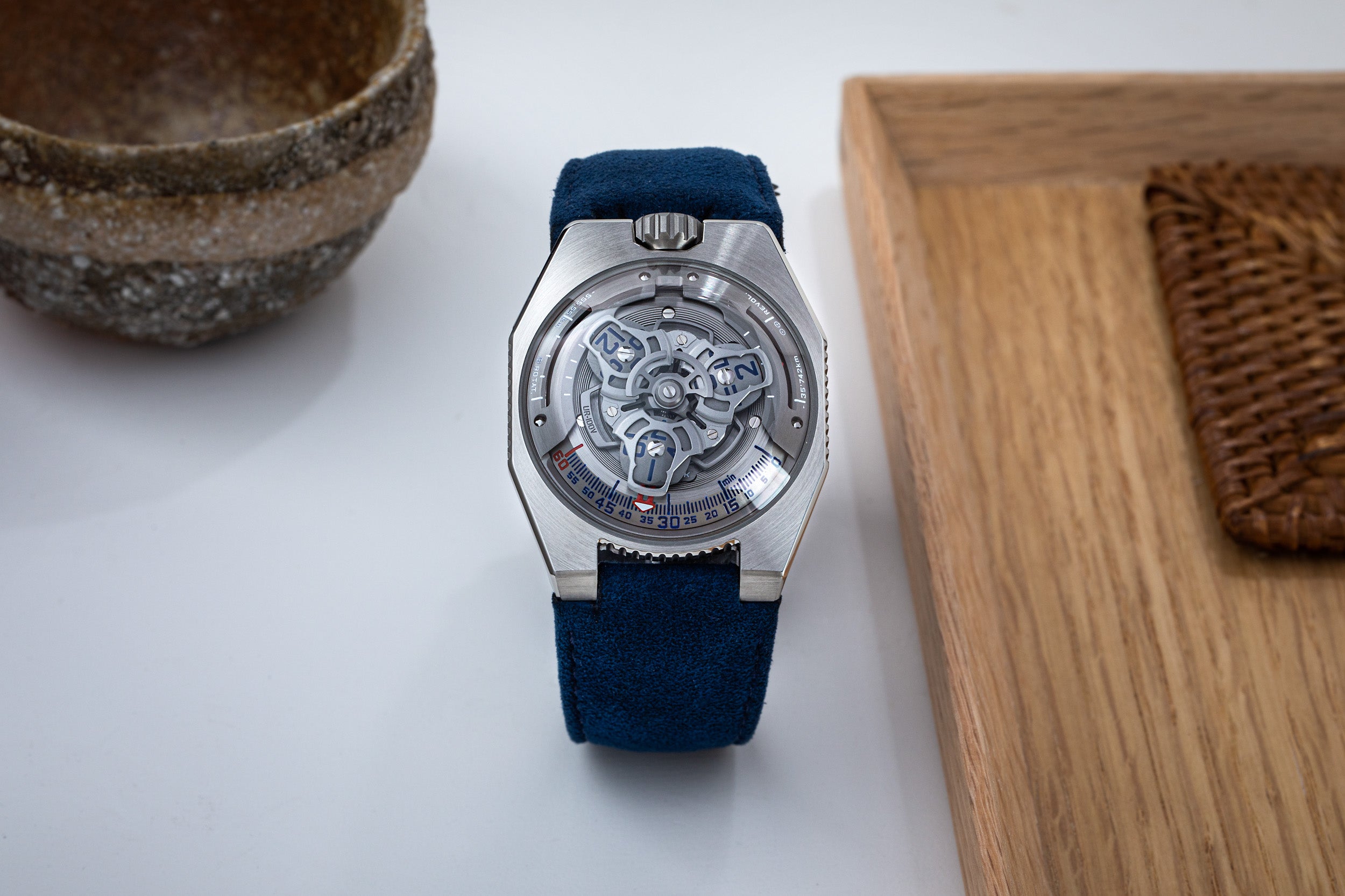 Urwerk UR-100V Iron