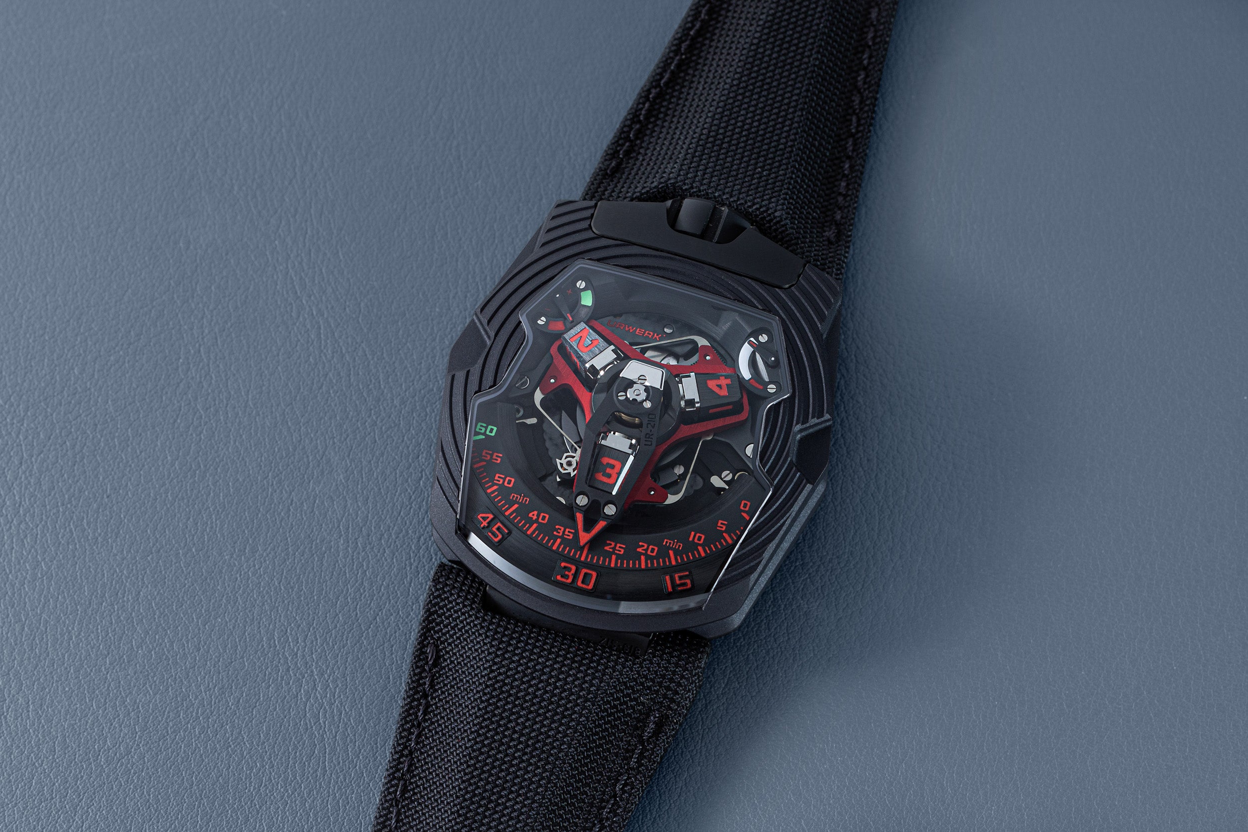 Urwerk UR-210 Platinum Royal Hawk