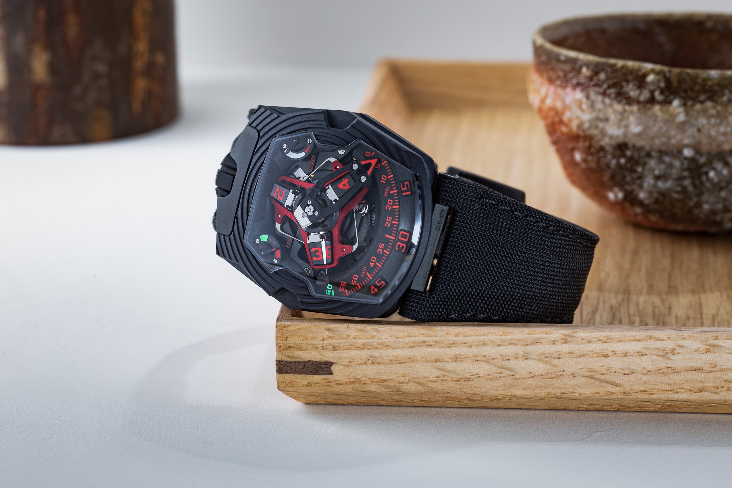 Urwerk UR-210 Platinum Royal Hawk